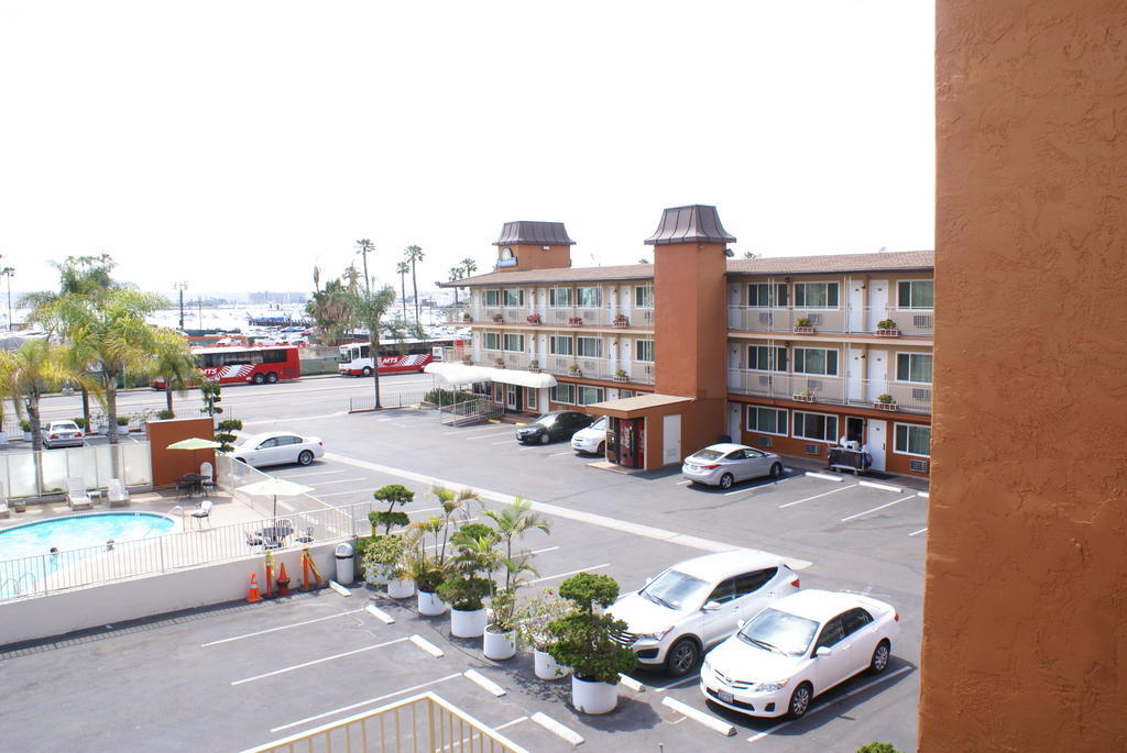 Days Inn Harbor View San Diego Eksteriør billede